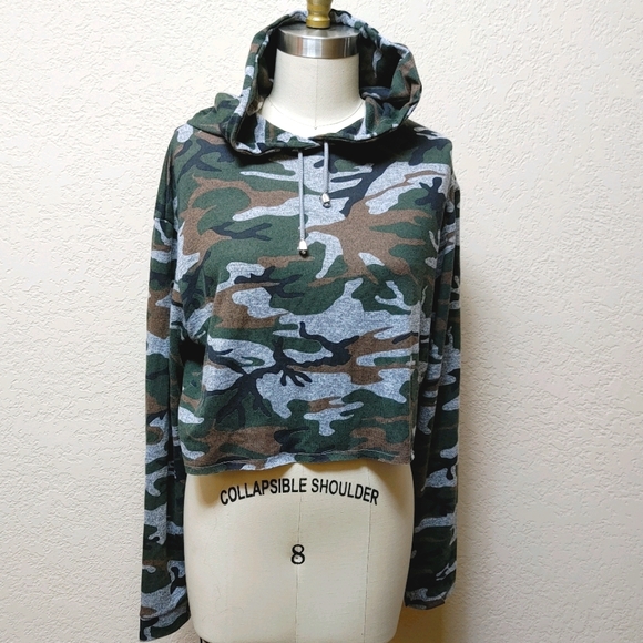 Camo print cropped hoodie - Picture 5 of 11